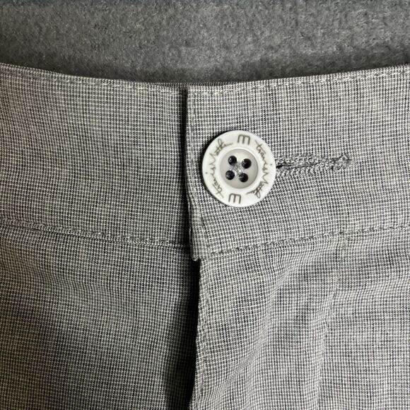 Travis Mathew Shorts Men's 34 Gray microstripe Golf Flat Front Slash Pocket 10” - Picture 2 of 10